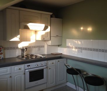 1 Bed Flat, Dover Close, NW2 - Photo 3