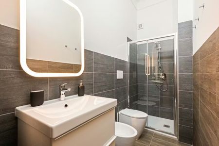 Via Podgora, Milan, Lombardy 20122 - Photo 3