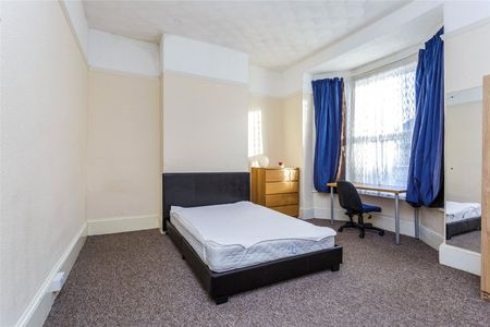 5 bedroom house to rent Lawrence Road, Southsea, PO5 - Photo 5