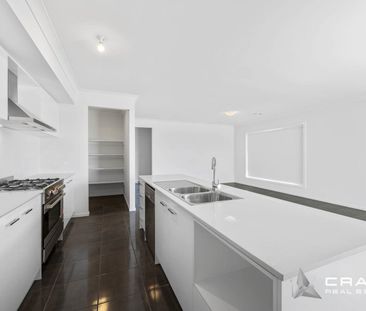 THE IDEAL FAMILY HOME - Photo 5