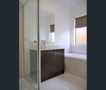 Family Home! - Photo 6