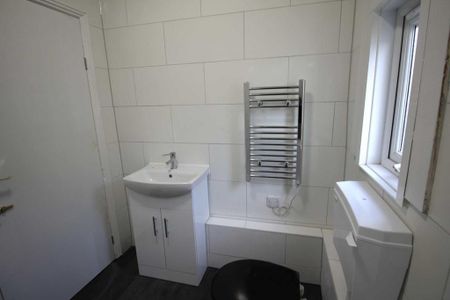 1 bedroom semi-detached house to rent - Photo 4