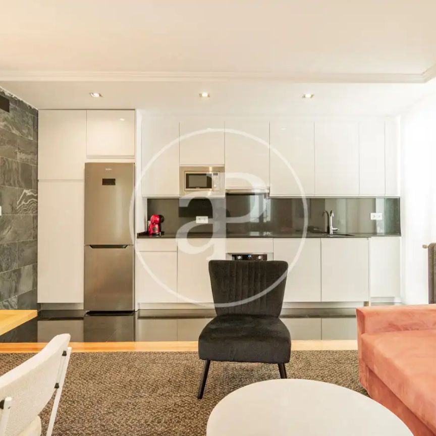 Ático de alquiler en C. de Atocha, Cortes - Huertas - Foto 1