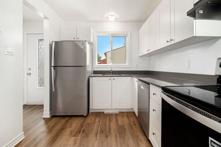 For Lease - 1444 Foxwell Street Unit# 18, Cyrville - Carson Grove - Pineview, Ontario - Photo 5