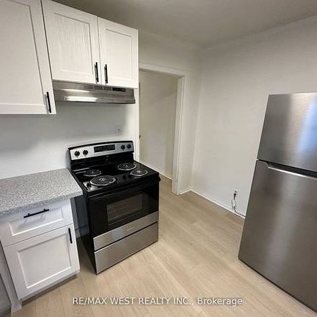 PERFECT CONDO ALTERNATIVE 2 BEDS 1 BATH HIGH PARK - Photo 4