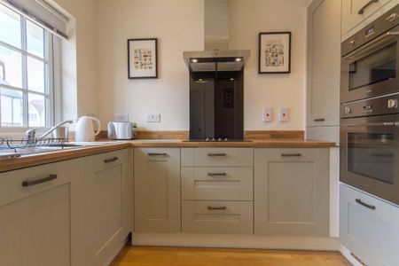 2 bedroom semi-detached house to rent - Photo 5