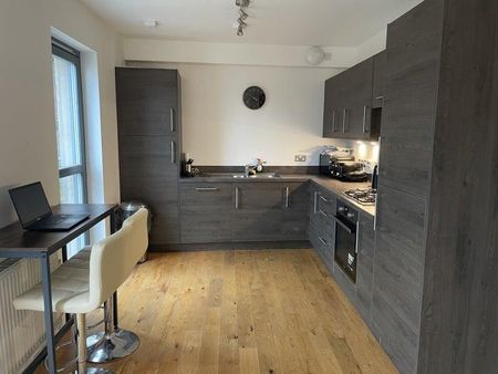 2 bedroom flat to rent - Photo 2