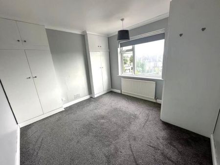 4 bedroom semi-detached house to rent - Photo 5