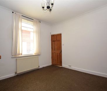 2 bed terraced house to rent in Hampton Road, Scarborough, YO12 - Photo 1