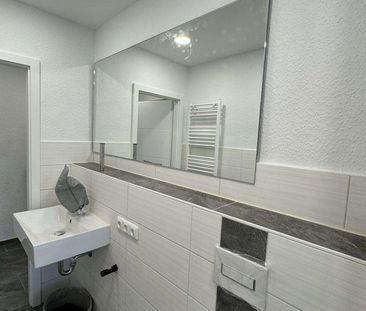 NEU SANIERT ! sonnige 2-Raum-Wohnung mit Balkon - Foto 1