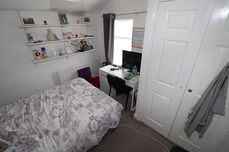 Room For Rent Collins Terrace, Pontypridd - Photo 3
