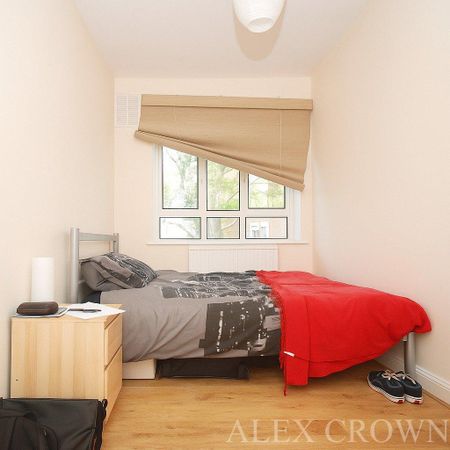 3 bedroom flat to rent - Photo 3