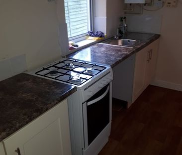 2 Bed Terraced House, Manor Farm Road, B11 - Photo 6