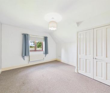 5 bedroom detached house to rent - Photo 3