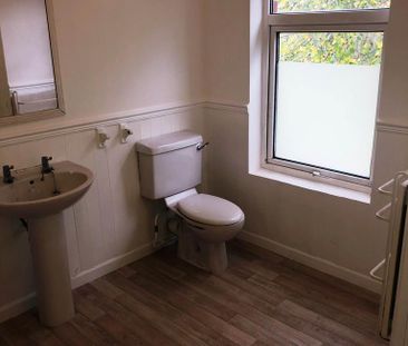 2 bedroom terraced house to rent - Photo 6