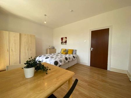 Room in a Shared Flat, Newham Way, E16 - Photo 3