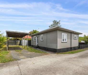 Charming 2-Bedroom Home - Photo 3