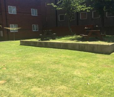 1 Bed Flat, May Court, NG5 - Photo 6