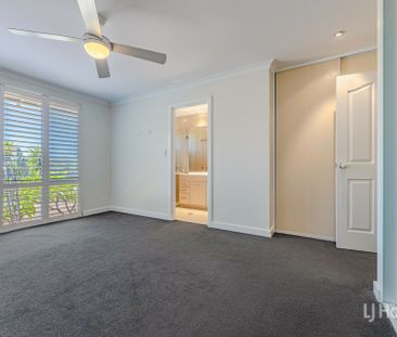 Coastal Elegance Meets Contemporary Comfort - WITH OCEAN VIEWS - Photo 6