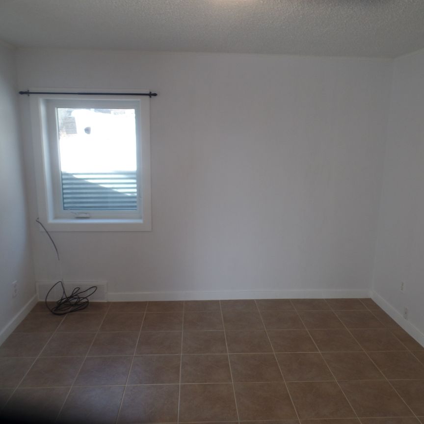 RENOVATED 1 BDRMS LOWER DUPLEX FOR RENT NEAR STAMPEDE! - Photo 1