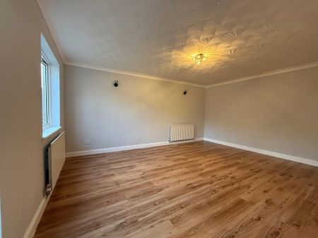 4 bedroom terraced house to rent - Photo 3