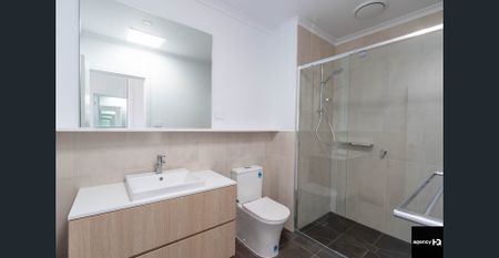 Stylish and Spacious Townhouse close to Bacchus Marsh Grammar School in Aintree - Photo 2