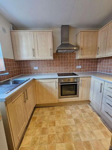 The Square, Kenilworth, CV8 - Photo 3