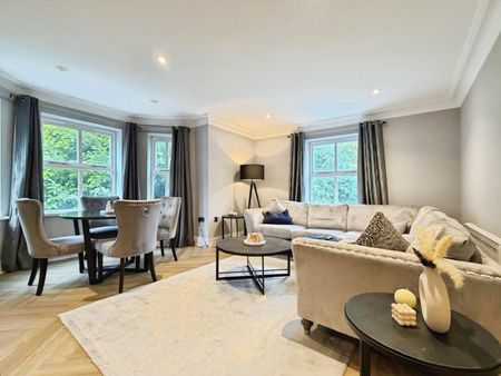 2 bedroom Flat To Let - Photo 2