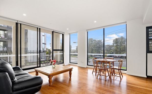 2/3 Red Hill Terrace, Doncaster East - Photo 1