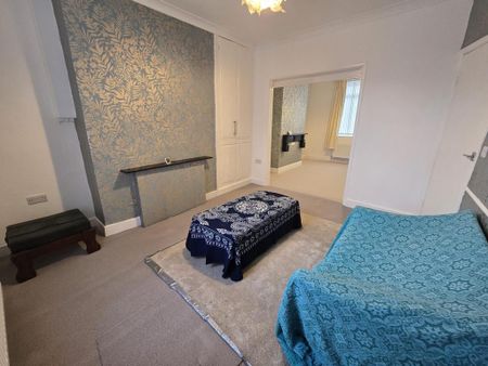 2 bedroom terraced house to rent - Photo 2