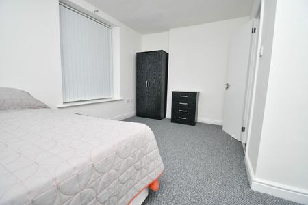 Room , Broadway - Photo 3