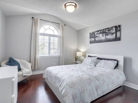 For Lease - 279 Fitzgerald Crescent Unit# Upper Level, Milton, Ontario - Photo 4