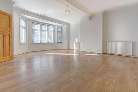 4 bedroom semi-detached house to rent - Photo 2