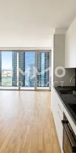 Skyline Vibes Only - Urbanes Westblick-Studio im DC2 Tower - Photo 1