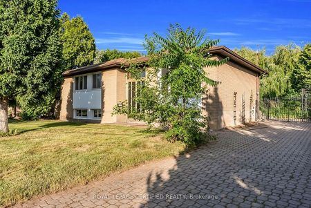 For Lease - 1398 Rebecca Street, Oakville, Ontario - Photo 4