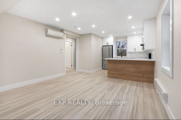 Detached Home For Lease | X8098376 - Photo 1