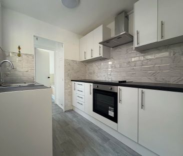 Deceptively spacious Three bedroom terrace property which recently ... - Photo 4