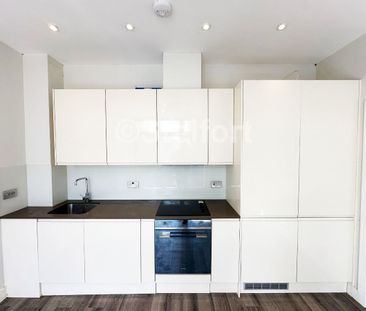 Bridge Court, HP1, London - Photo 2