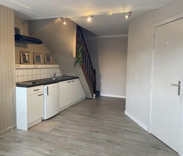 Duplexkamer van 45m² met goed uitgeruste eigen keuken - grote trap ... - Foto 3