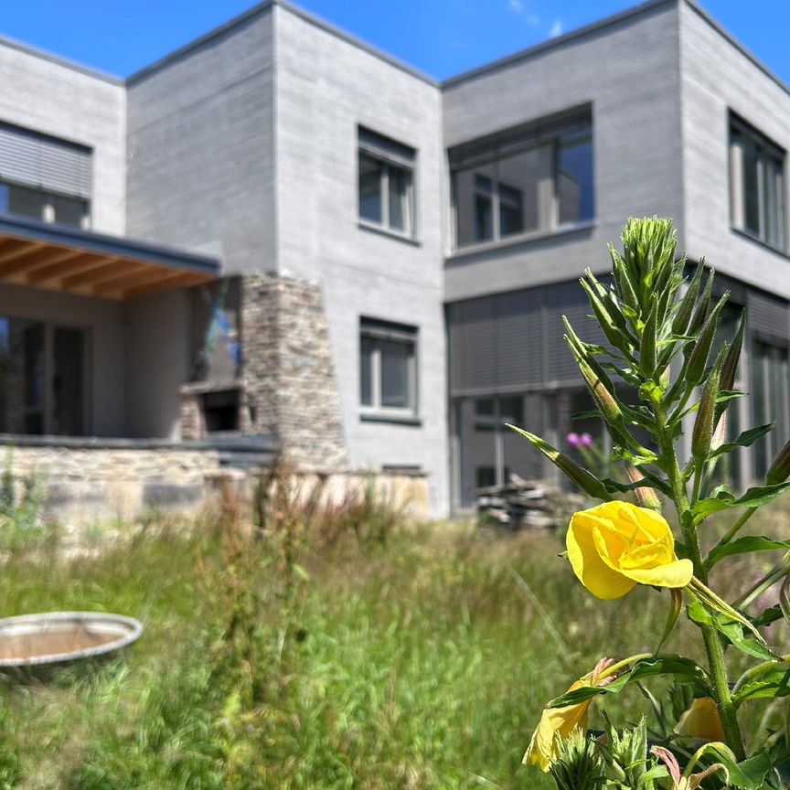 Hochmoderne 3-Zimmer-Wohnung mit Gartennutzung in beeindruckendem Neubau in Rösrath-Forsbach! - Photo 1