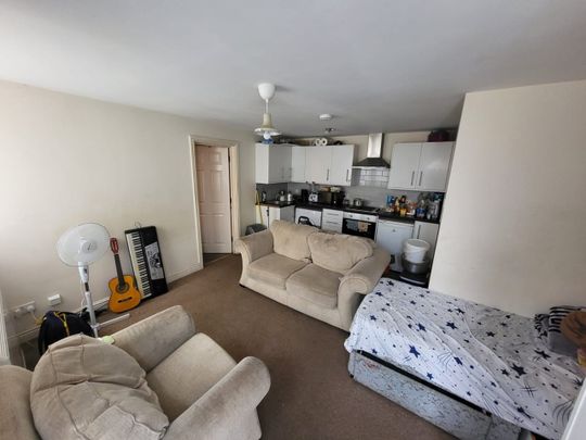 1 Bed Flat, Adelaide St, LU1 - Photo 1