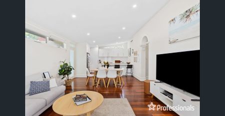 Stunning 3-Bedroom Family Home in a Prime Central Location - Photo 4