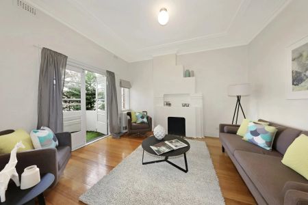 Combine Art Deco Appeal with Lifestyle Convenience! - Photo 3