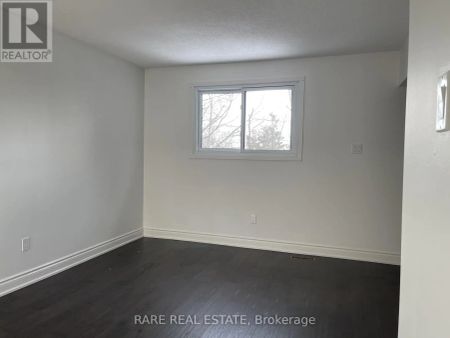 1981 INGLEWOOD DRIVE - Photo 2