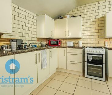 1 bedroom in a house share to rent - Photo 4