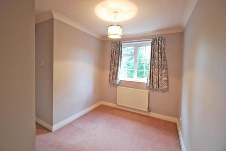 2 bedroom mews to rent - Photo 5