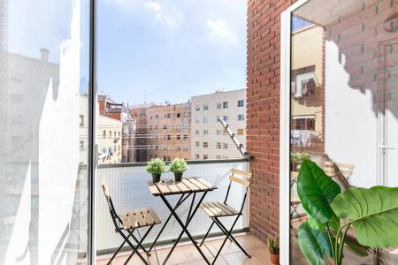 Avinguda de la Mare de Déu de Montserrat, Barcelona, Catalonia 08024 - Photo 2