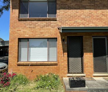 Everything you have been looking for in a townhouse. - Photo 3