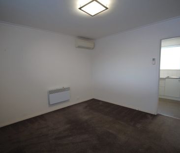 One bedroom with it all! - Photo 1