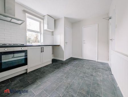 3 bedroom semi-detached house to rent - Photo 2